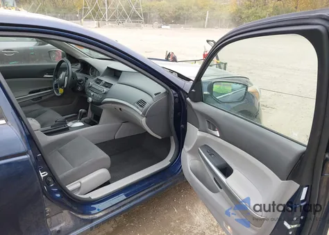 2010 Honda Accord 2.4 Ex z USA, uszkodzony, nr VIN 1HGCP2F72AA166865